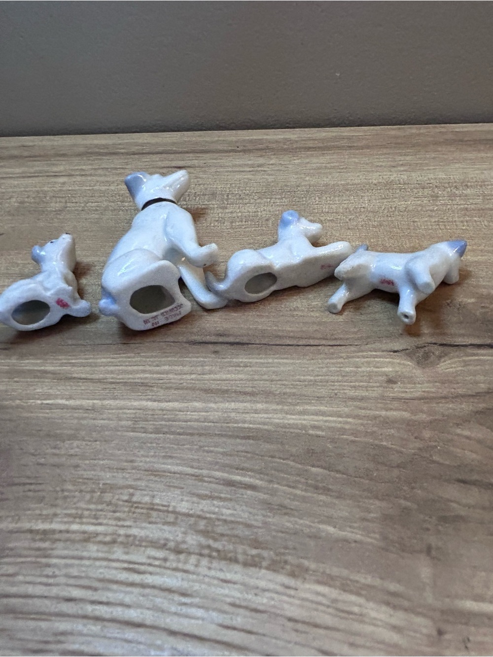 Vintage White Ceramic Dog Figurine Set - Picture 4 of 5
